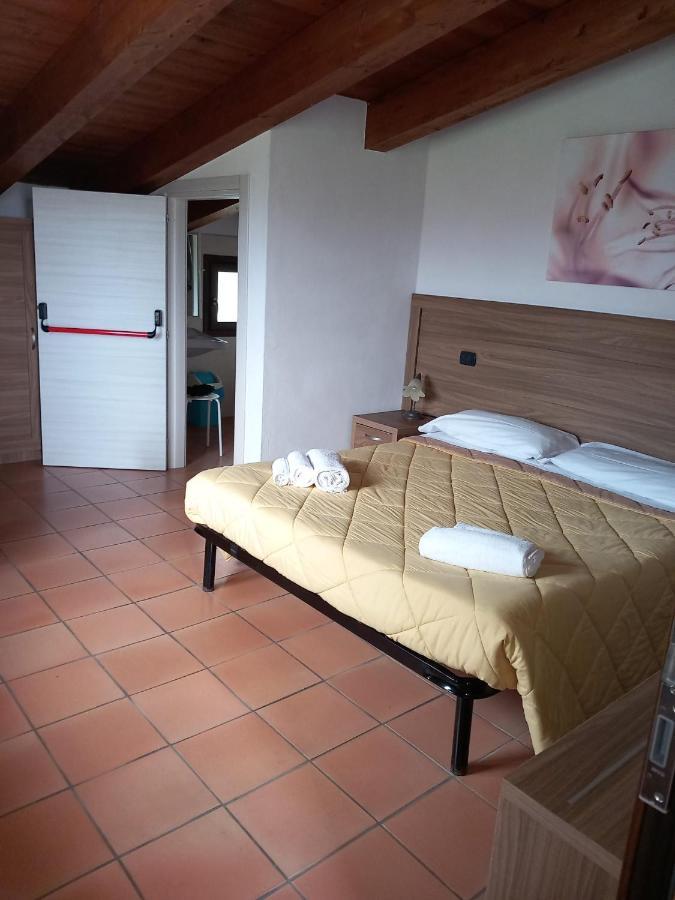 Agriturismo L'Ulivo Padula Exteriör bild
