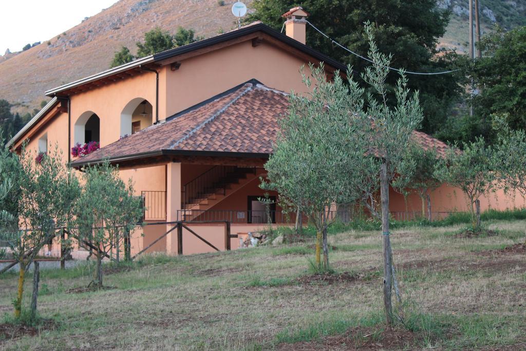 Agriturismo L'Ulivo Padula Exteriör bild
