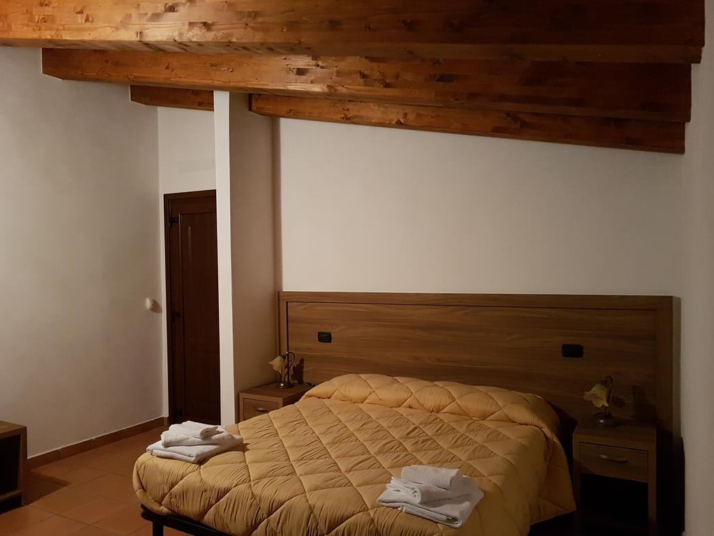 Agriturismo L'Ulivo Padula Exteriör bild