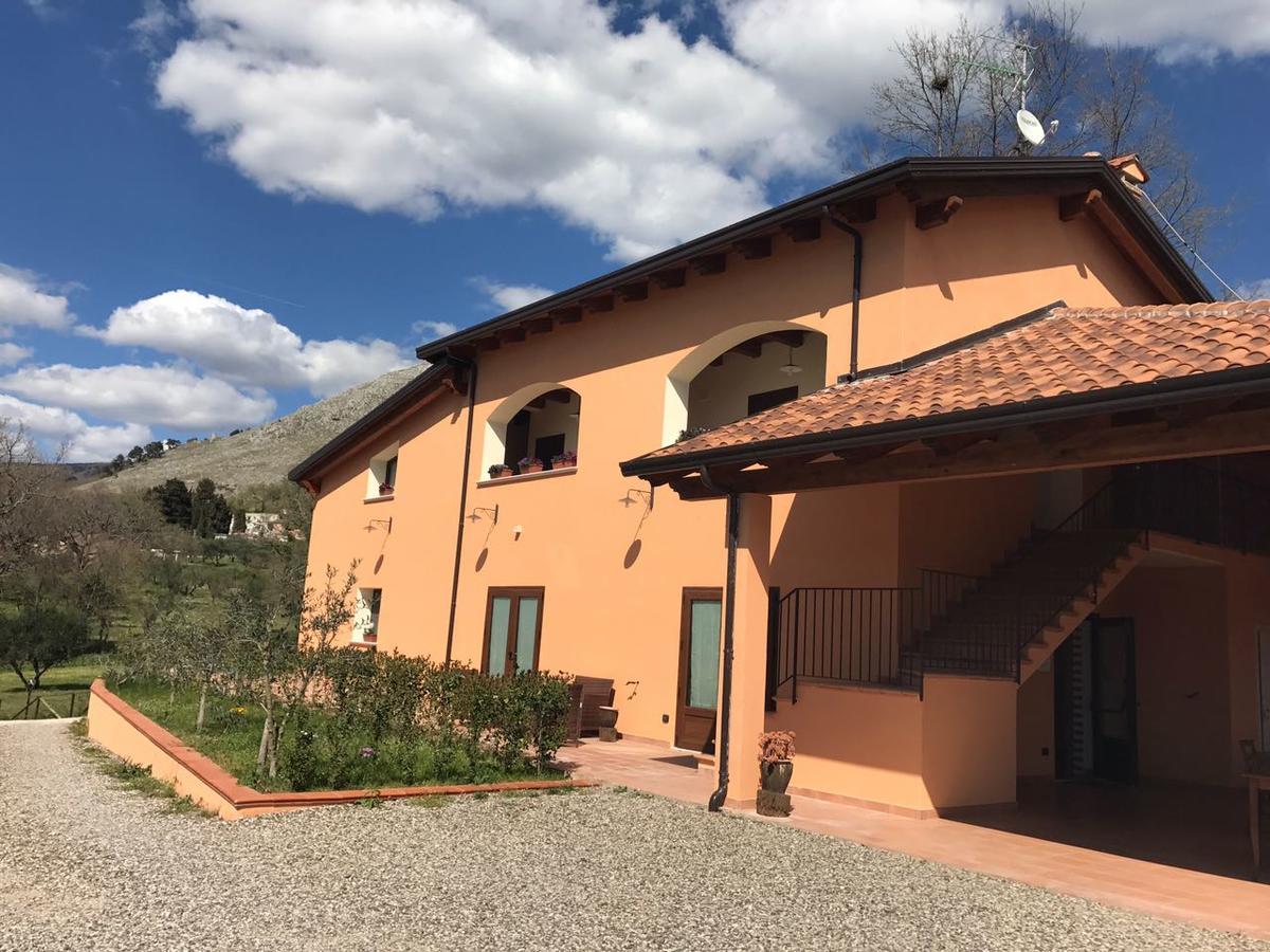 Agriturismo L'Ulivo Padula Exteriör bild